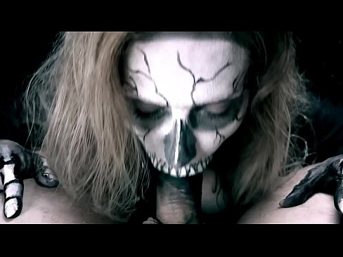 ❤️ Demon famke sûgje hoanne mei har swarte mûle en slikken cum. ❤️ Porno by porno fy.taxiklass.ru